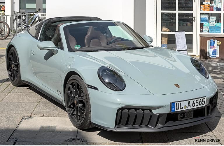 Porsche 911 Targa GTS rear showing roll bar and rear window