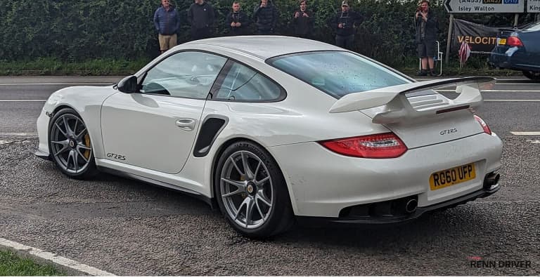 White Porsche 997 GT2 RS