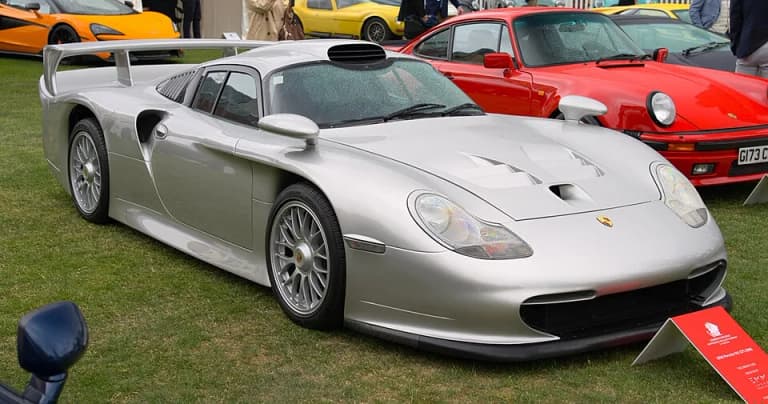 Porsche 911 GT1: Specs, Le Mans Win & Value (25 Made) - Renn Driver