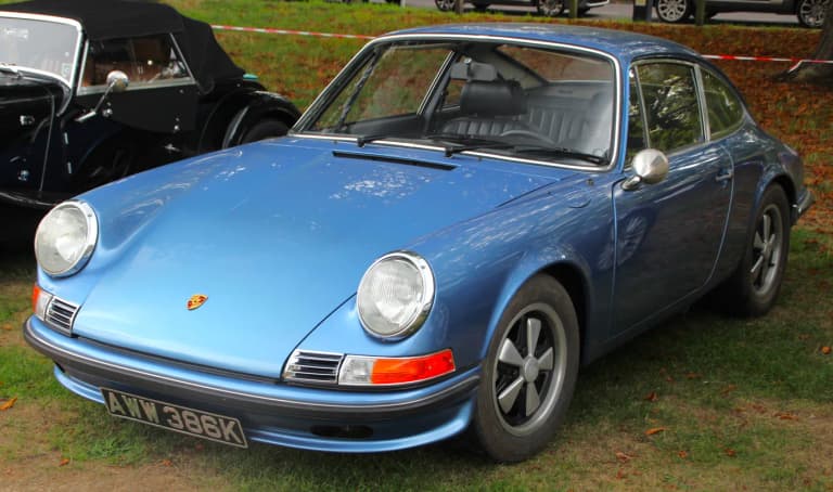 Blue 1971 Porsche 911 T 2.4 coupe