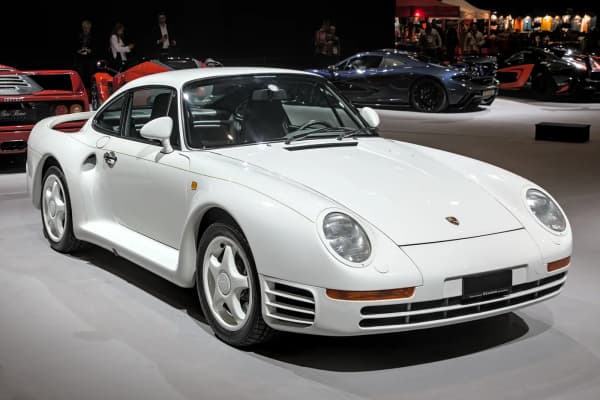 Porsche 959 – The Supercar That Invented the Future