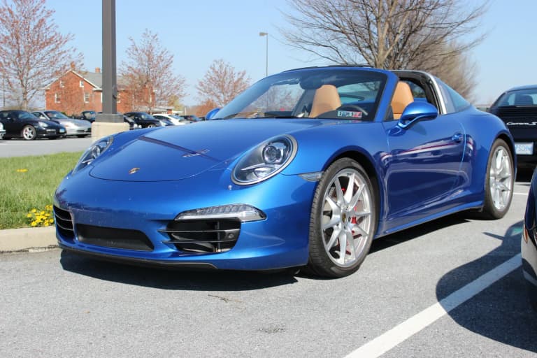 Blue Porsche 911 (991) Targa 4S, front view