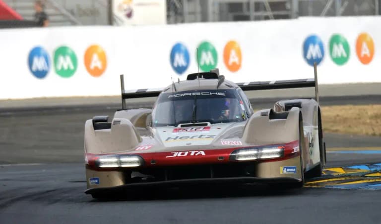 Porsche 963 Hypercar in JOTA Hertz livery racing at the 2023 Le Mans