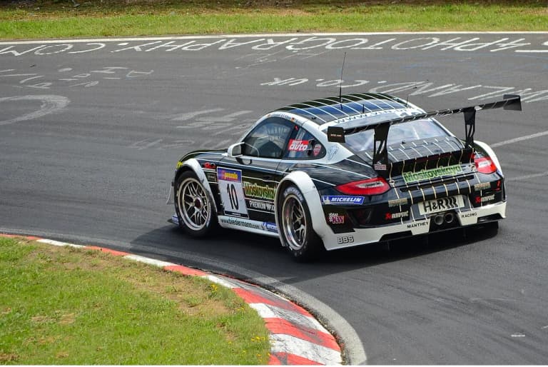 Manthey Racing Porsche 997 GT3 R in green and yellow livery