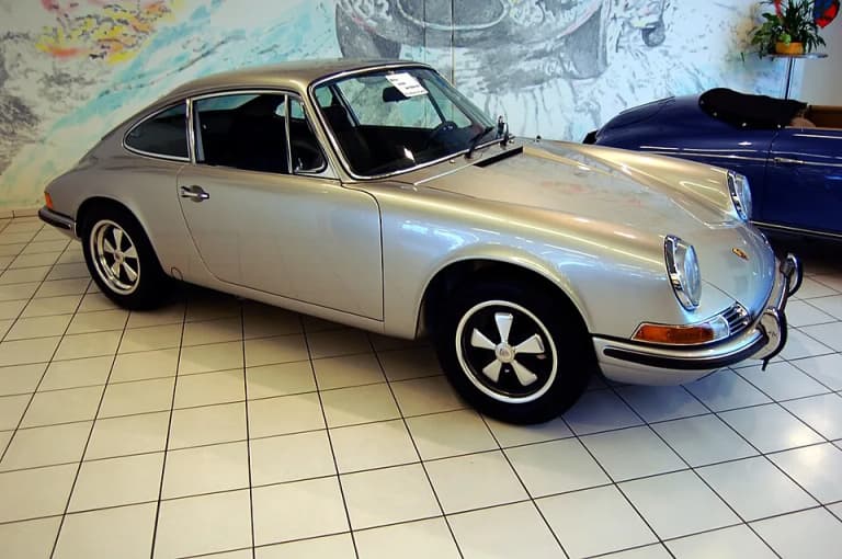 File:1969 silver Porsche 911E coupé Auto Salon Singen Germany.jpg