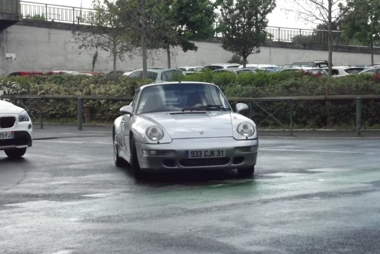 Silver Porsche 911 (993) Carrera