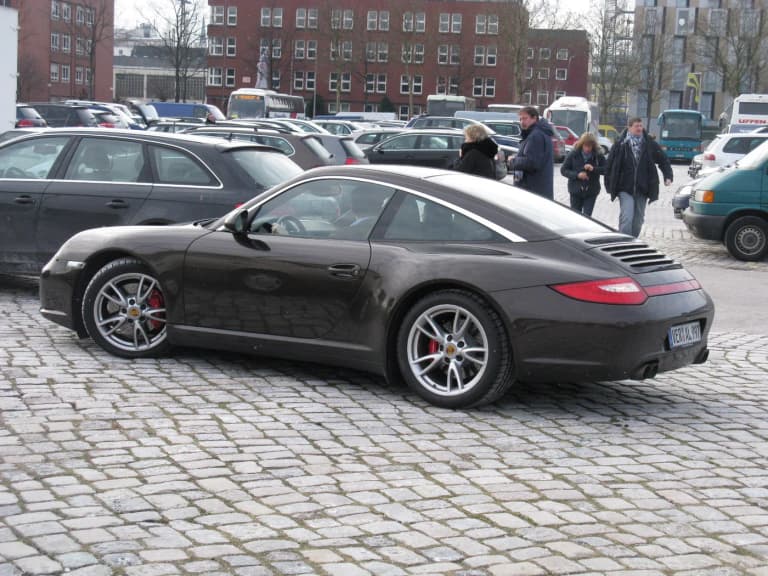 Brown Porsche 911 (997) Targa