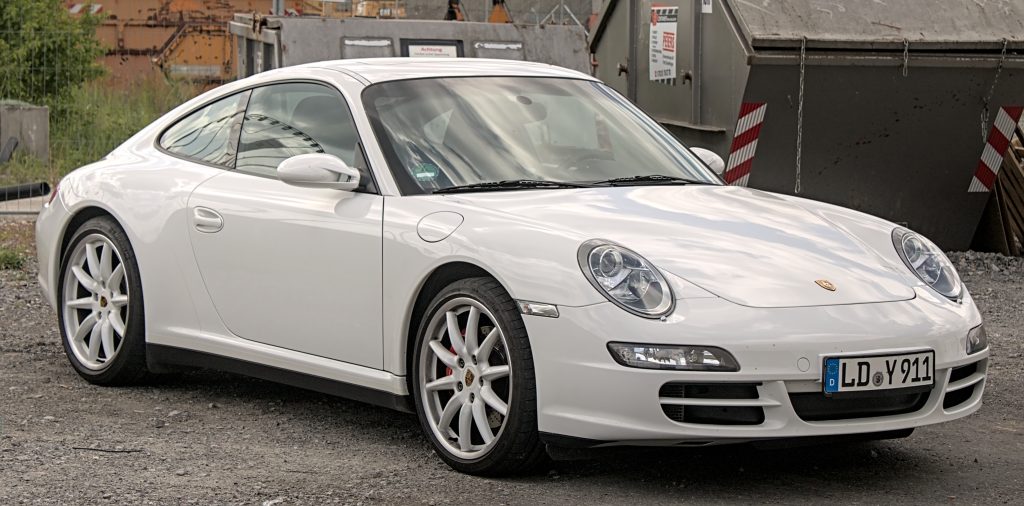 Porsche 997 - The Analog 911 with a Digital Soul