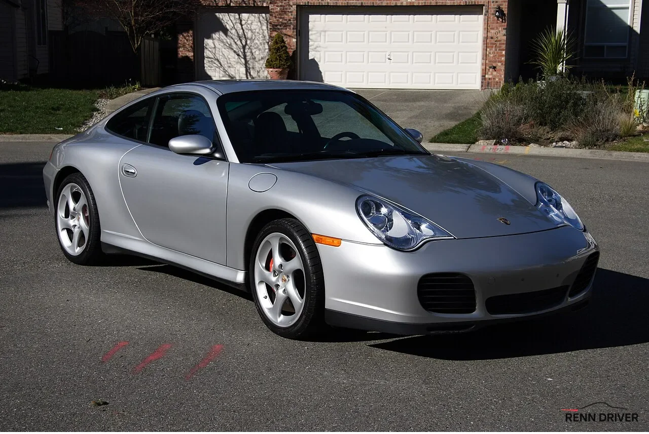 Silver Porsche 996 Carrera 4S