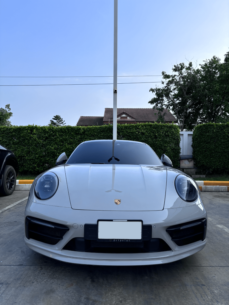 White Porsche Porsche 911 (991.2) Front view