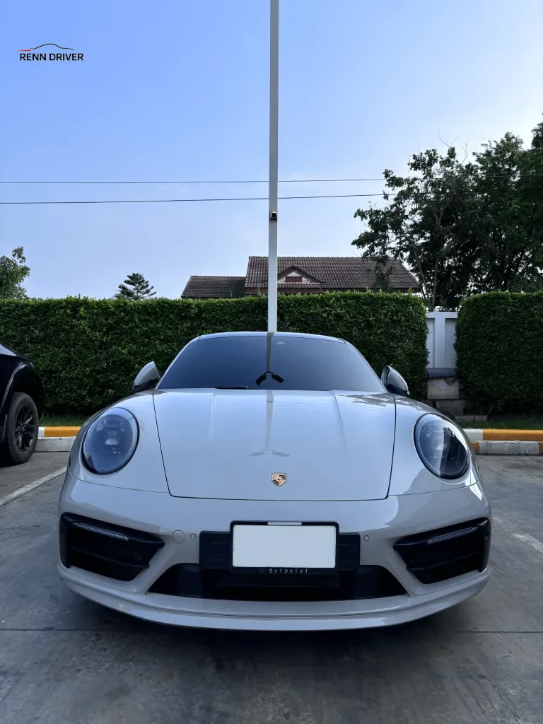 White Porsche Porsche 911 (991.2) Front view
