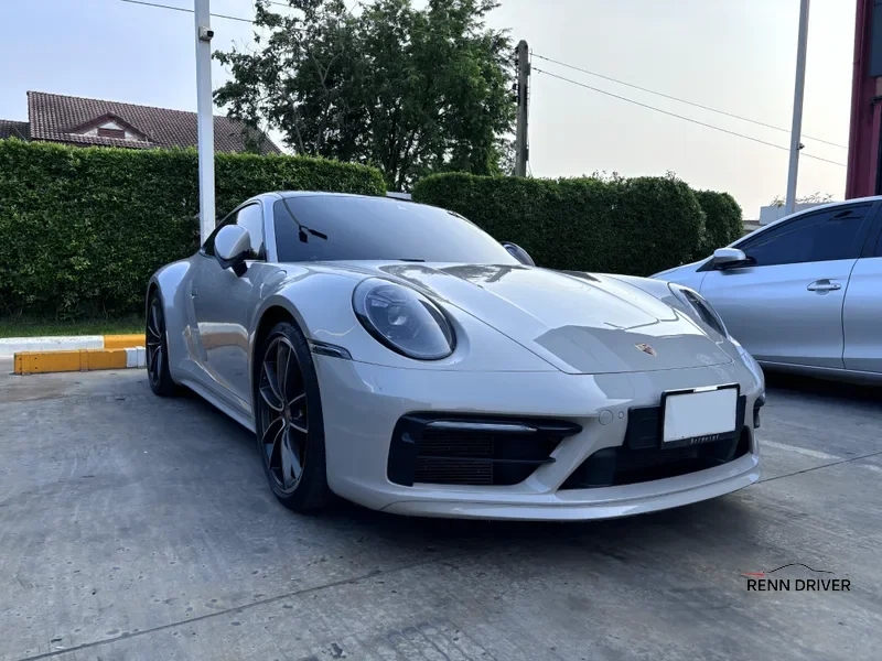 White Porsche Porsche 911 (991.2) 