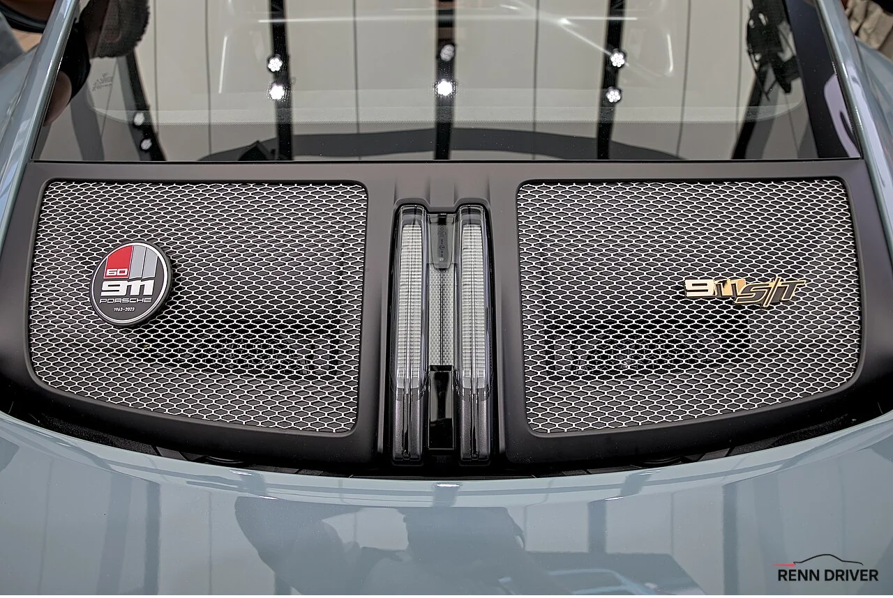 Porsche 911 S/T engine and detail view