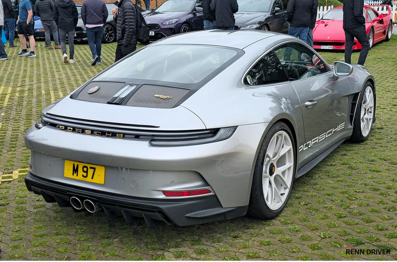 Porsche 911 S/T in white