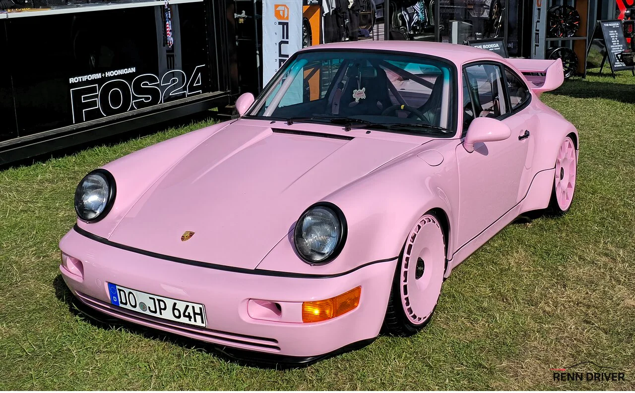 White Porsche 964 Turbo