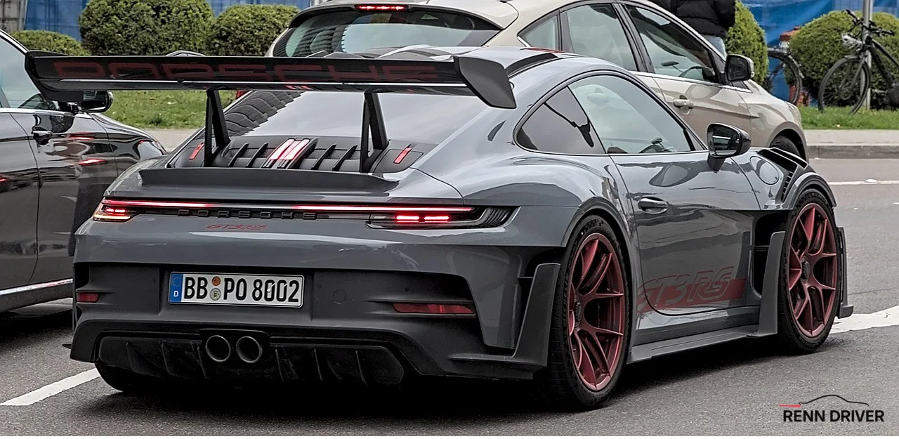 White Porsche 992 GT3 RS
