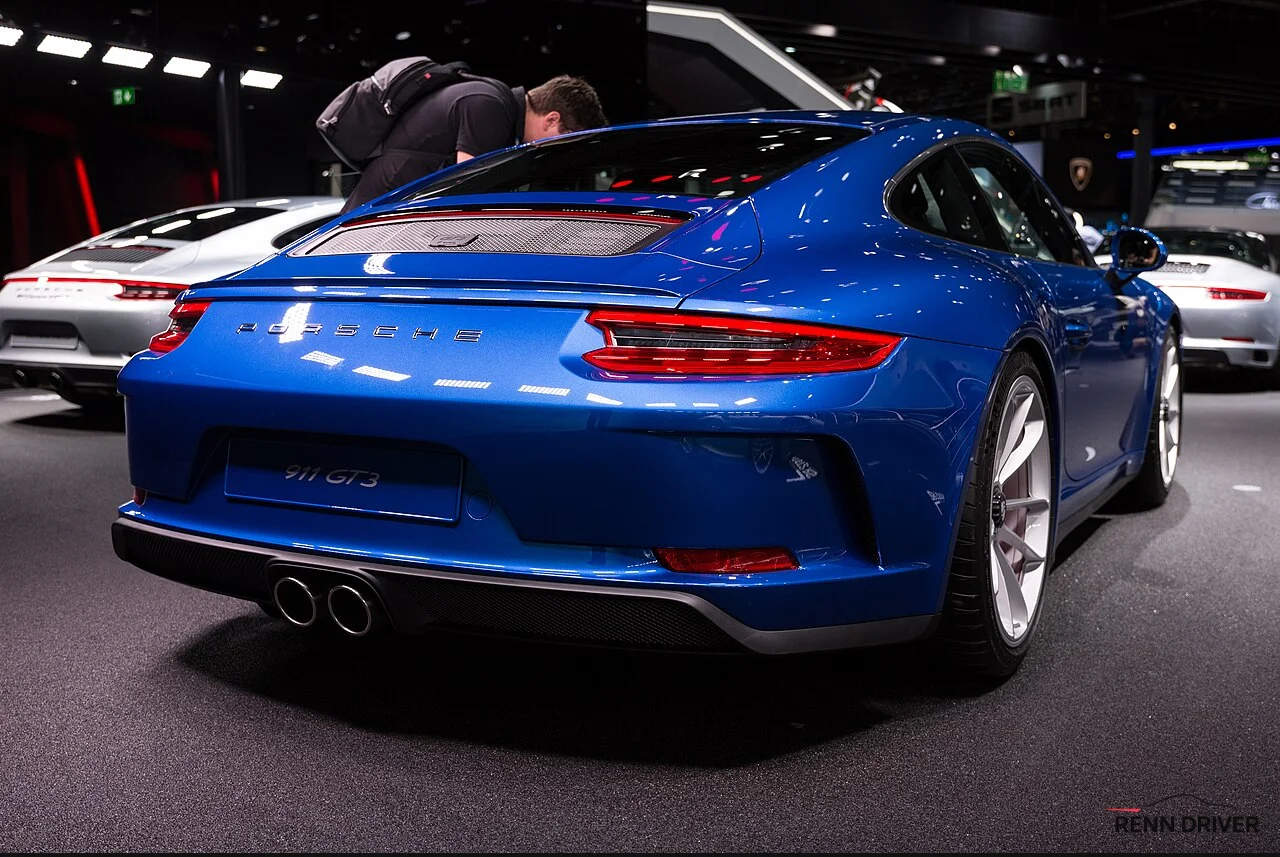 Porsche 991 GT3 Touring side view