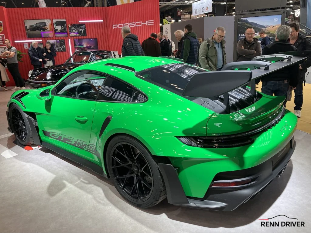 Porsche 992 GT3 RS with rear wing