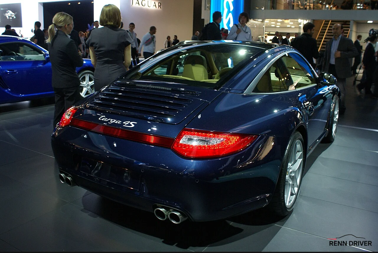 Porsche 997 Targa 4S in blue