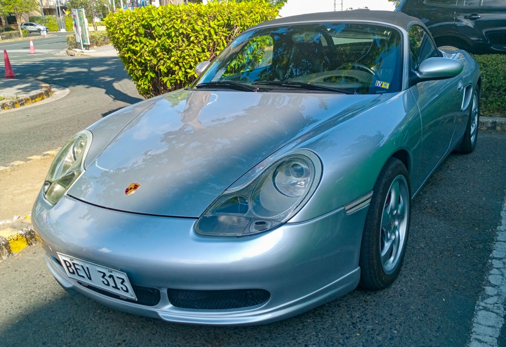 Silver Porsche 986 Boxster S