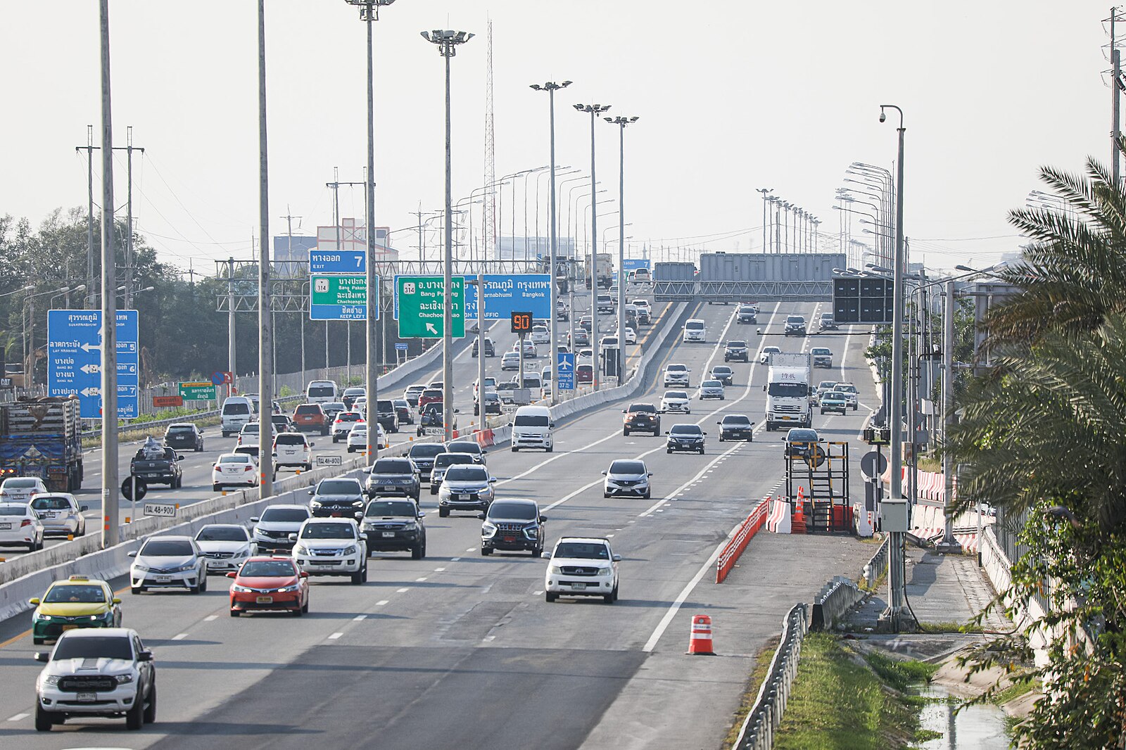 Motorway 7 Bang Pakong bridge