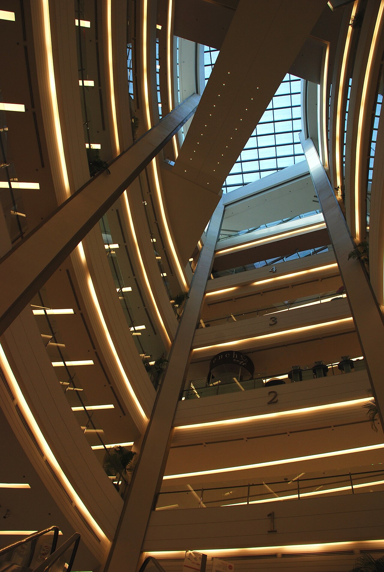 Siam Paragon interior atrium