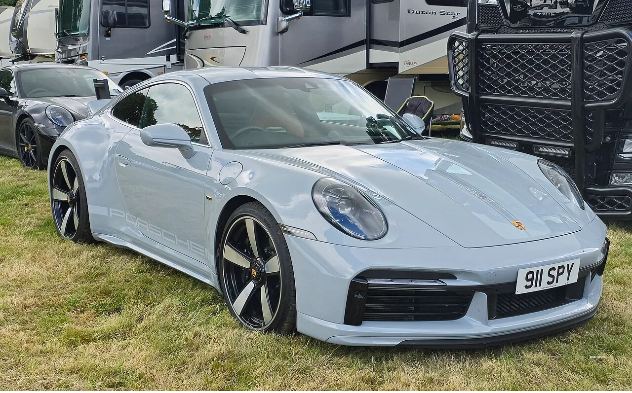 Porsche 992 Sport Classic in Sport Grey Metallic