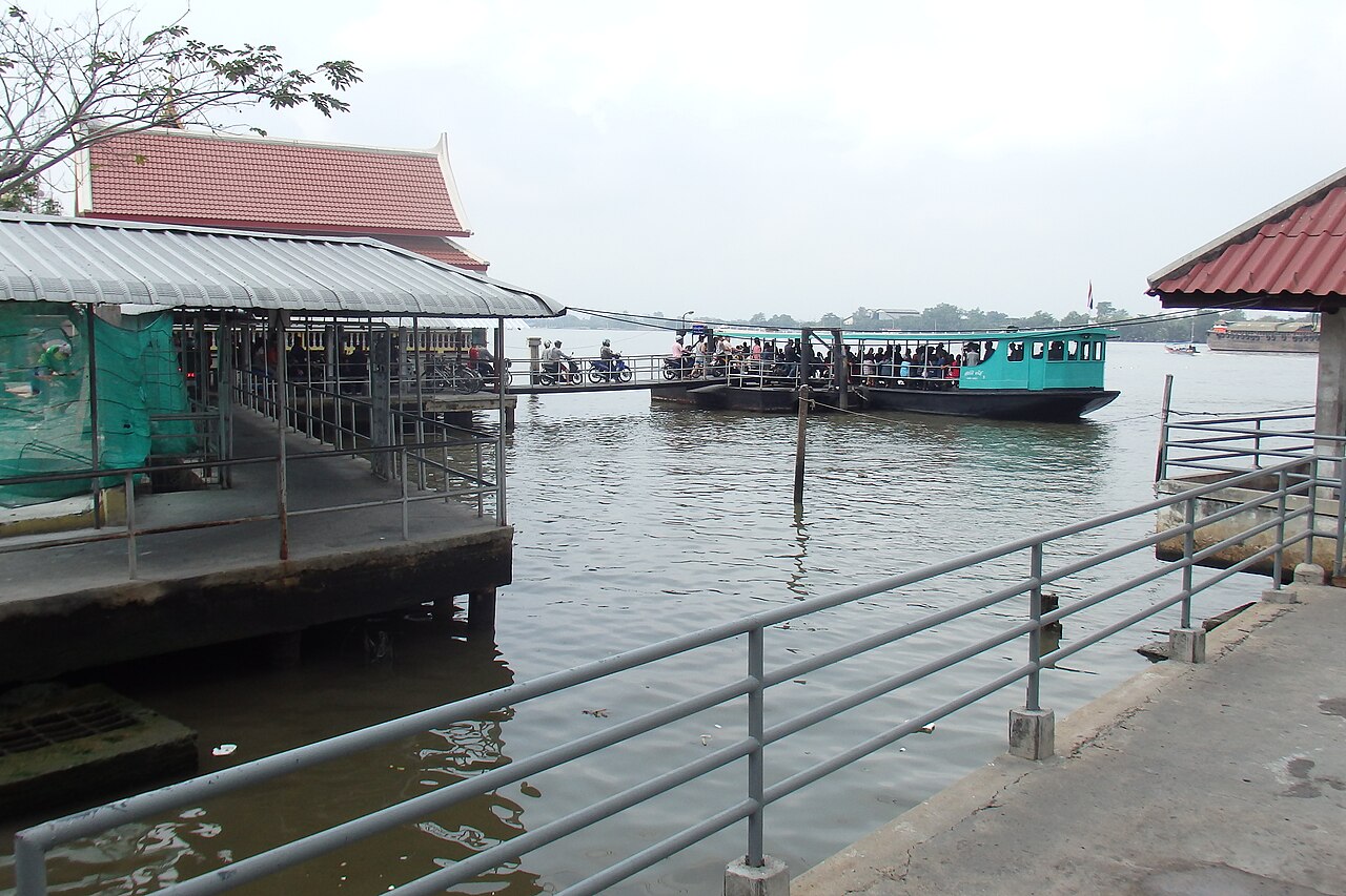 Bang Na street scene