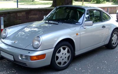 Silver Porsche 911 (964 model)