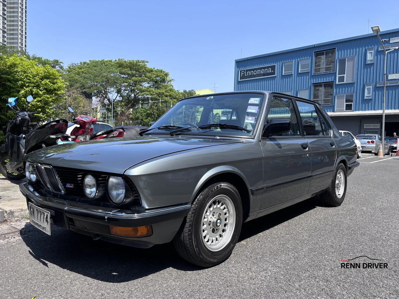 Grey BMW E28 5 Series side profile