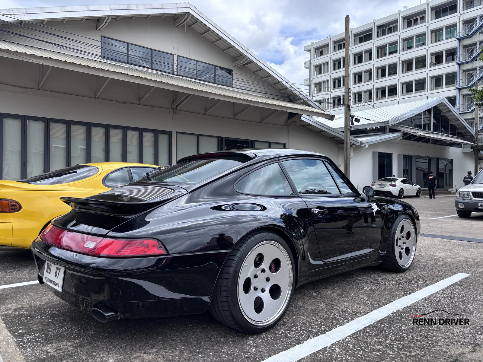Black Porsche 993 Turbo